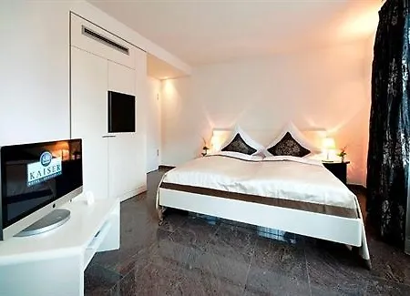 Kaiser Hotel 4*
